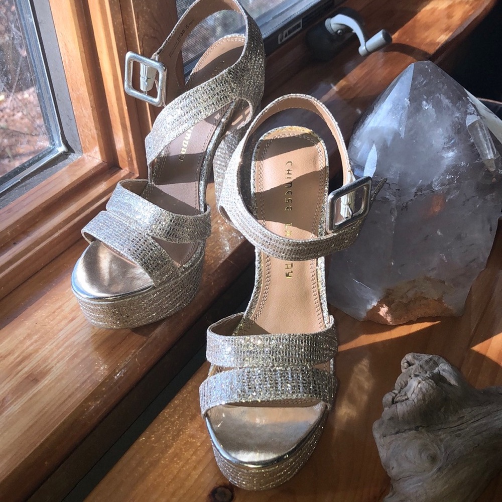 CHINESE LAUNDRY Arcc Glitter Ankle Strap Sandal